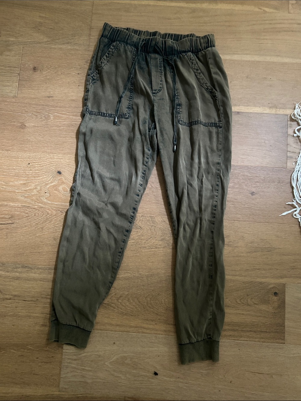 Splendid Olive Drawstring Jogger Pants super soft